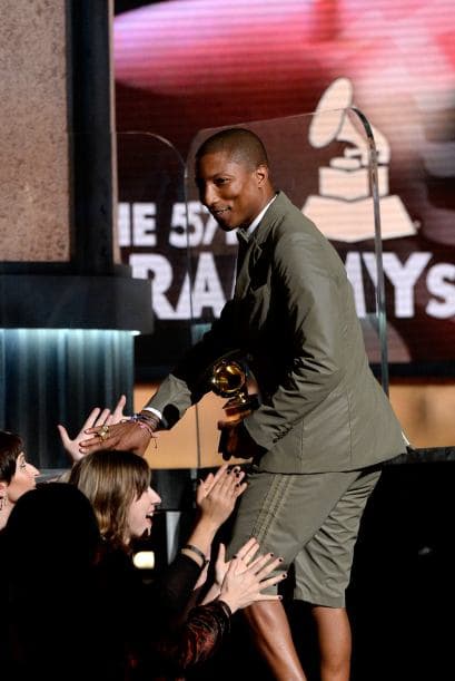 Pharrell Williams subió a recoger su premio y no paraba de sonreír. Uno más a su larga lista de reconocimientos.