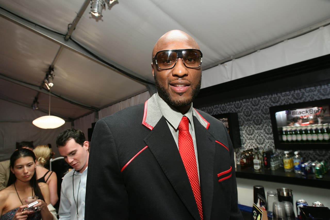 Lamar Odom pasa la tarde de domingo en un bar