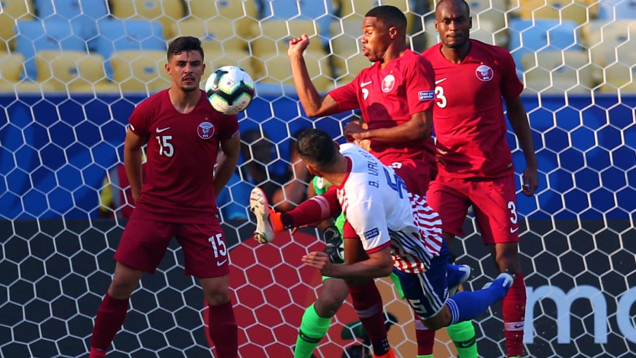 Bruno Valdez tirándose de palomita.