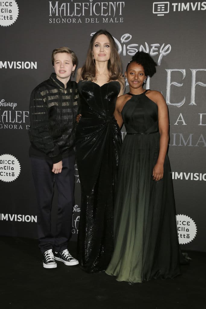Es el primer año en que sus hijos aparecen públicamente con tanta frecuencia junto a la actriz, pues el último evento al que acudieron fue la premier de 'Maléfica' en 2019.