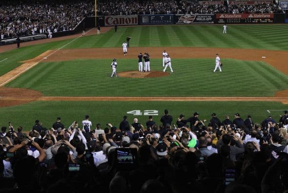 El estadio se mantuvo de pie y rompiendo en ovaciones por más de 4 minutos.