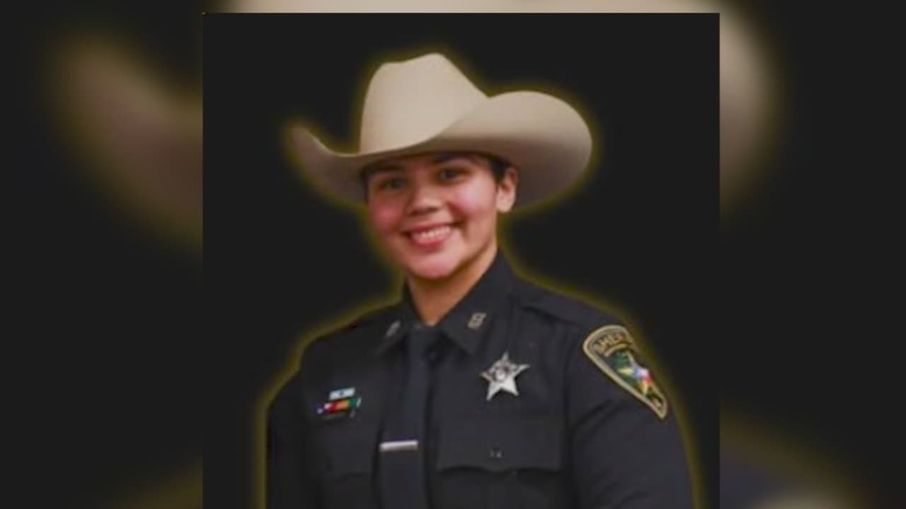 Oficial de 24 años muere tras ser arrollada por camión en la I-45 durante investigación de choque
