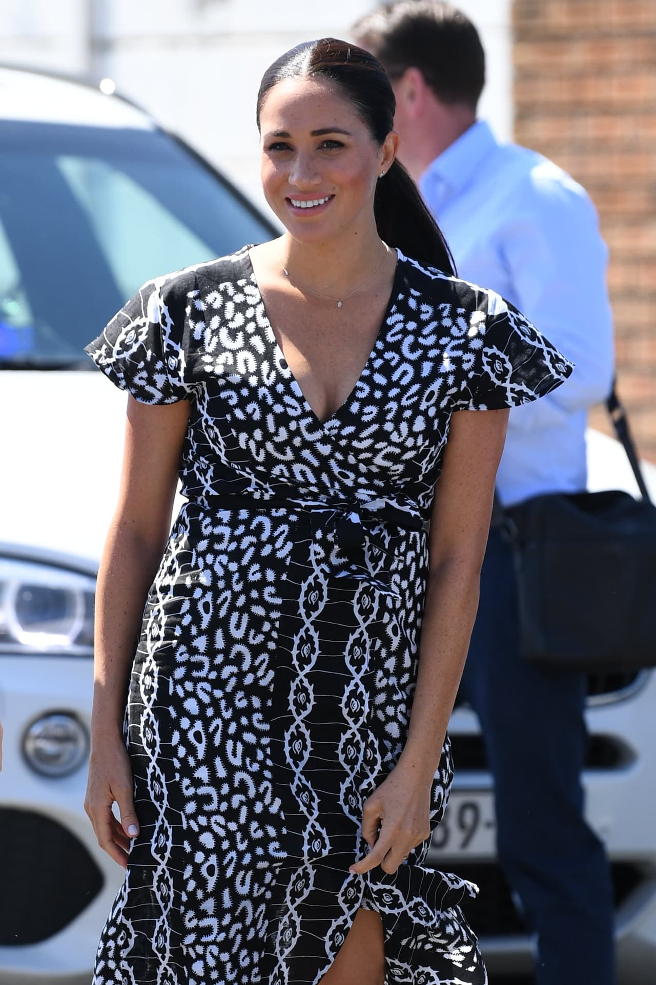 El 28 de septiembre, 
<b><a href="https://www.instagram.com/p/B28e1_NltGE/?utm_source=ig_embed&utm_campaign=dlfix" target="_blank">la cuenta de Instagram</a></b> de los duques de Sussex informó que Meghan Markle realizó una visita al monumento conmemorativo en honor a una estudiante asesinada en Sudáfrica.