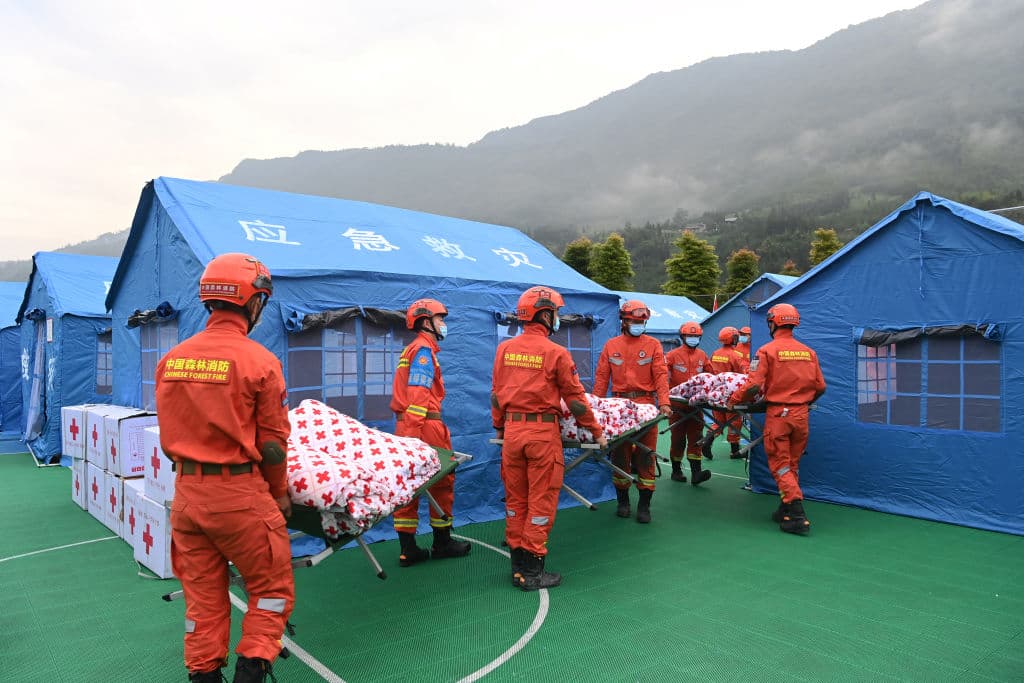 La provincia de Sichuan se encuentra en una zona con frecuente actividad sísmica y fue el escenario de un catastrófico terremoto en mayo de 2008, de una magnitud 8 y que dejó más de 90,000 muertos y desaparecidos.