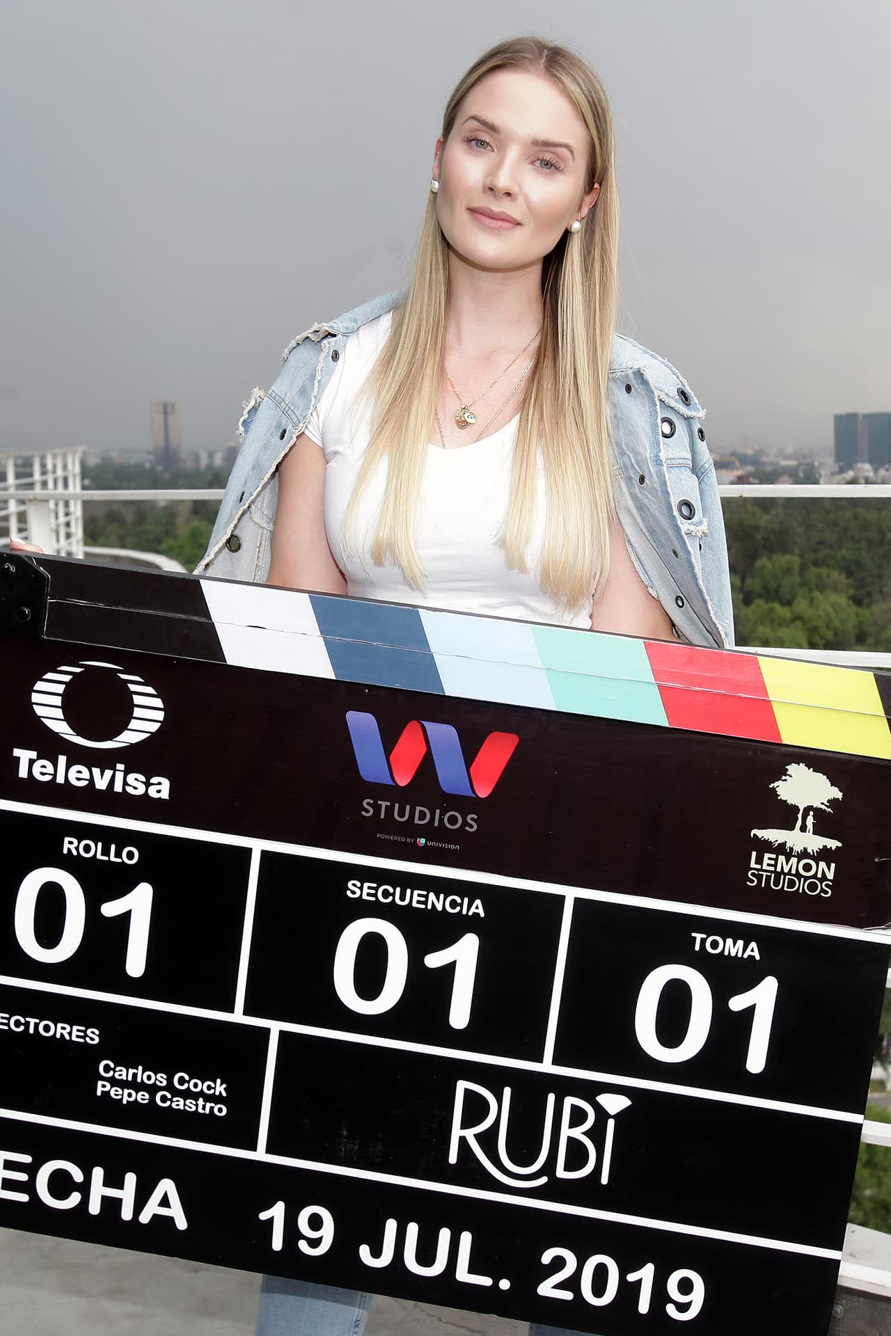 La actriz de 27 años forma parte del elenco protagonizado por Camila Sodi, José Ron y Rodrigo Guirao para la nueva versión de este clásico melodrama.