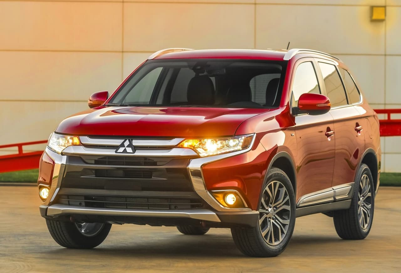 <h3 class="cms-H3-H3"><b>1 - Mitsubishi Outlander</b></h3>
<br>
<br>
<b>Tiempo promedio que pasa en los concesionarios antes de venderse:</b> 197.7 días.