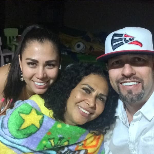 Mira cómo derrama miel Esteban Loaiza, ex de Jenni Rivera, con su novia ...