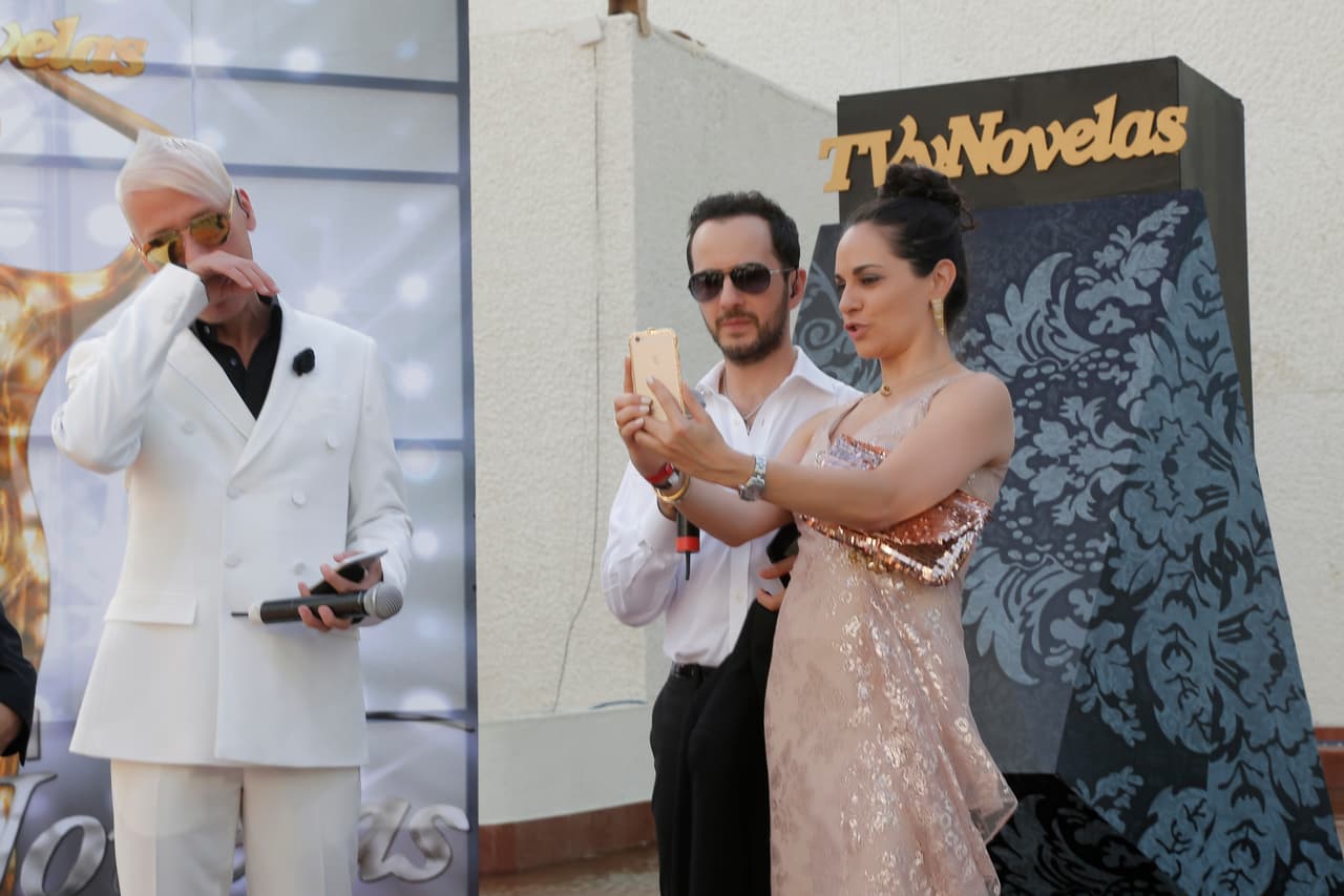 Sí que se podía sentir el calor de Acapulco. Los lentes de sol se volvieron el accesorio favorito de la mayoría.