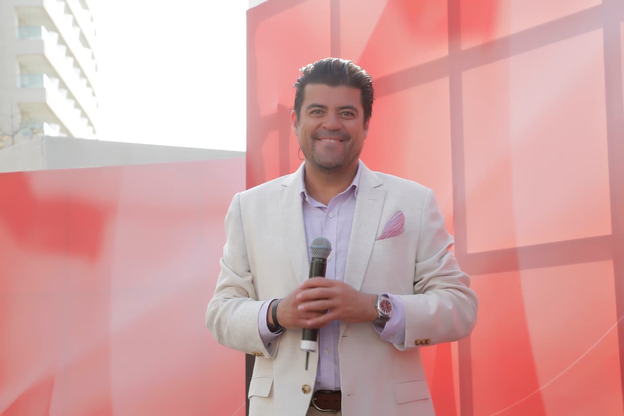 Jorge Van Rankin mejor conocido como ´El burro´ también era de los más contentos en la alfombra roja.