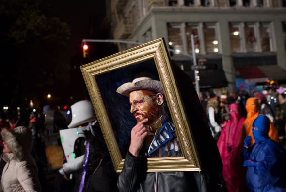 Iniciado a las siete de la noche en la sexta avenida, en el barrio del West Village, el desfile culminó unas cuatro horas más tarde, cuando los asistentes arribaron a la plaza de Union Square.