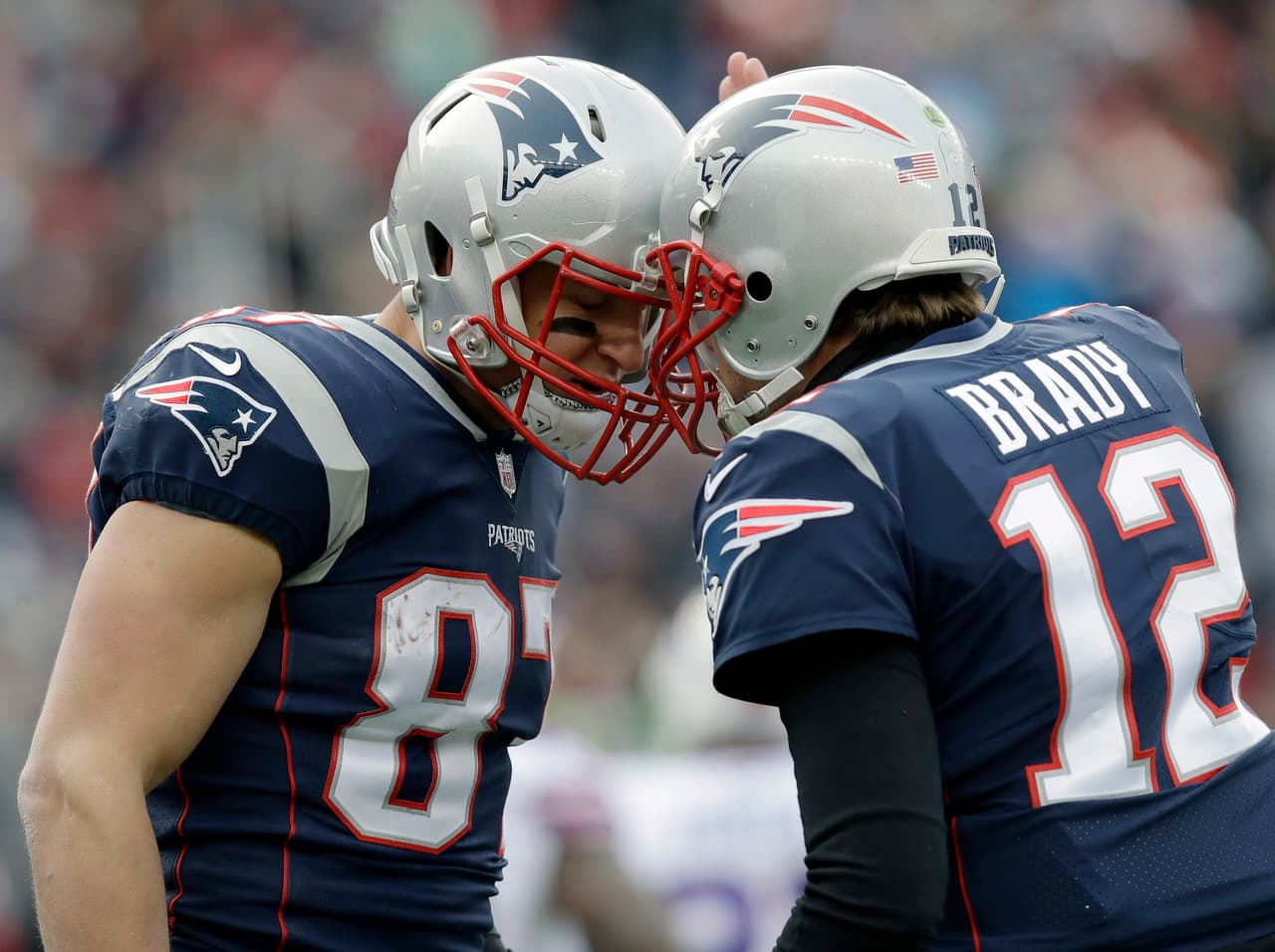 Brady y Gronkowski, a sanar de sus lesiones camino al Super Bowl LII