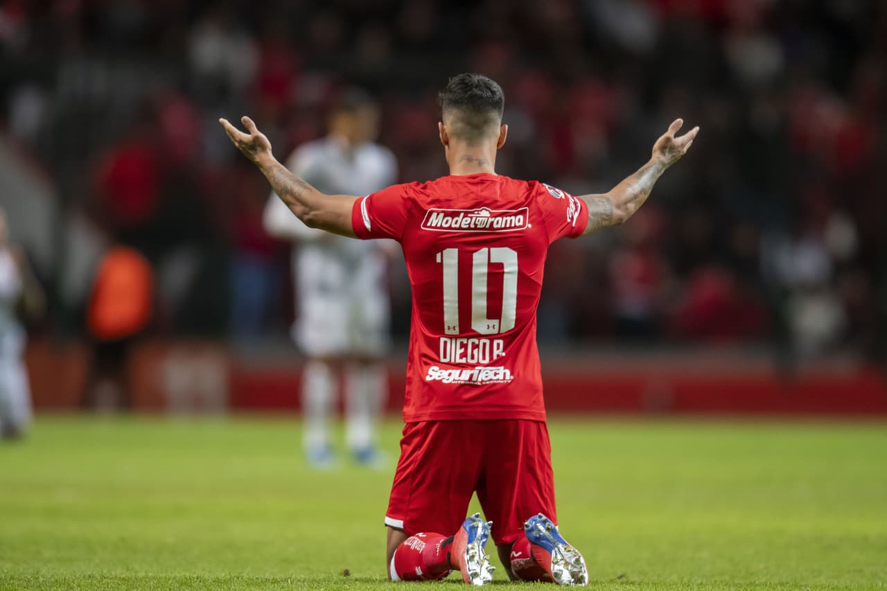 Estrada (17’) abrió el marcador para los locales. Correa (28’) y Conti (49’) dieron la vuelta al partido y Diego Rigonato (77´) empató el encuentro. Lorenzo Reyes de Atlas falló en la tanda de penales.