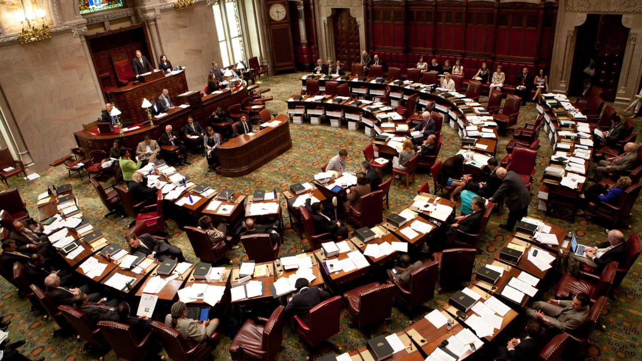 Histórico acuerdo para nuevas leyes de renta y arrestan a cinco en caso de David Ortiz