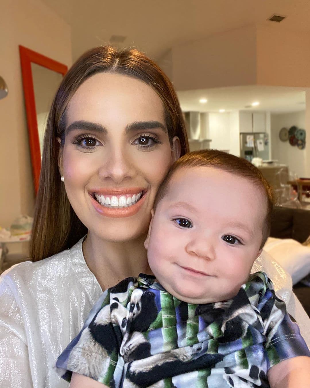 La llegada de Diego trajo aún más amor a su vida en matrimonio. La sonrisa de su bebé los llena por completo.