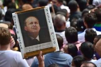 Miles de personas prestaron el domingo en Recife los últimos homenajes al candidato socialista brasileño Eduardo Campos.