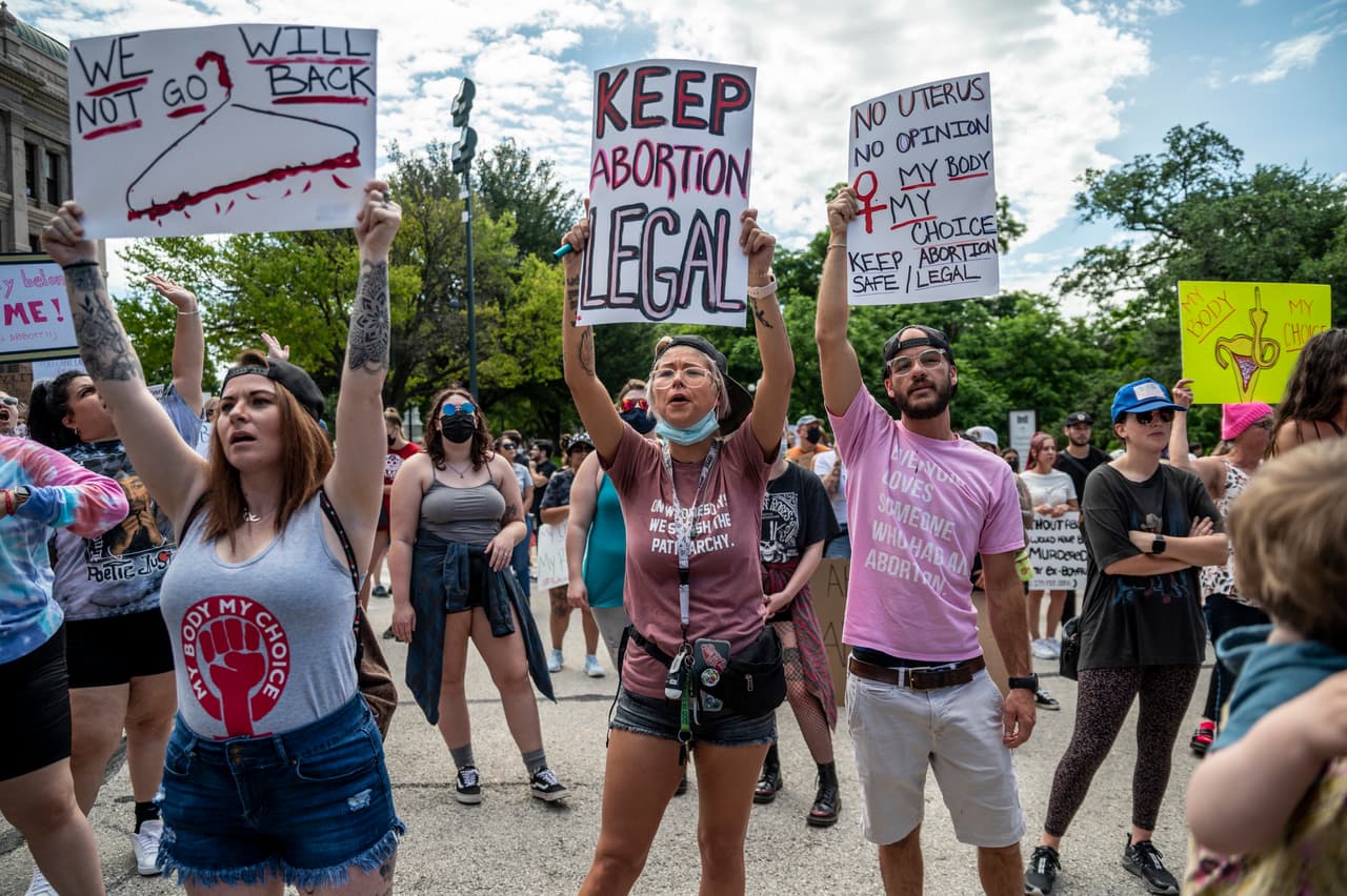 Departamento de Justicia de EEUU dice que "protegerá" a las mujeres que busquen servicios de aborto en Texas