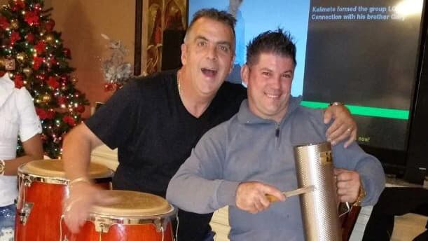 Rudy Arco, izq., es recordado como alguien "amable, trabajador, que sí quería a la gente", dijo su hijo Ardy.