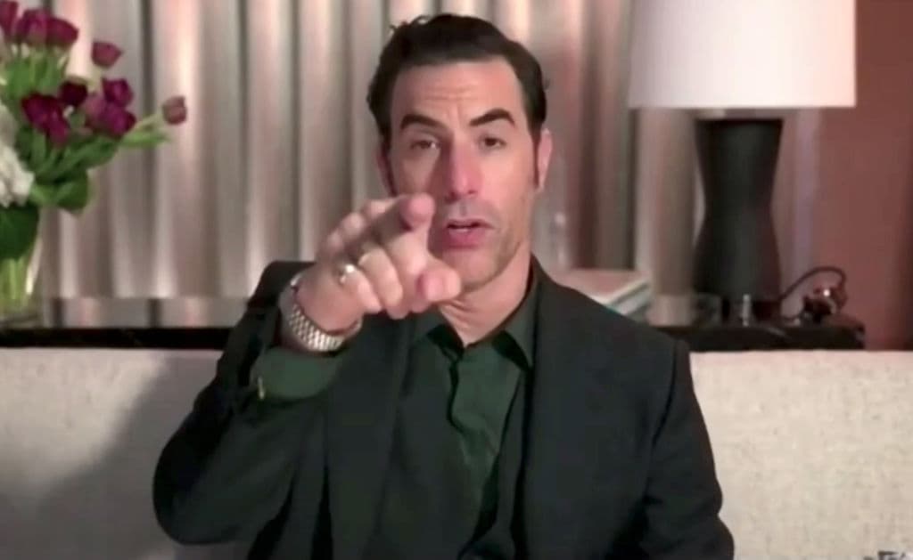 "Esta película no habría sido posible sin el genio de la comedia, Rudy Giuliani": el discurso de 'Borat' en los Globos de Oro 