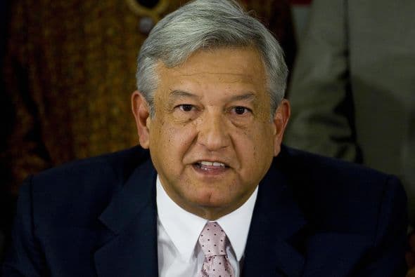 El Partido de la Revolución Democrática rechazó la solicitud del ex candidato presidencial Andrés Manuel López Obrador para retirarse temporalmente del grupo político, y le pidió no generar divisiones que sólo beneficiarán a sus rivales.