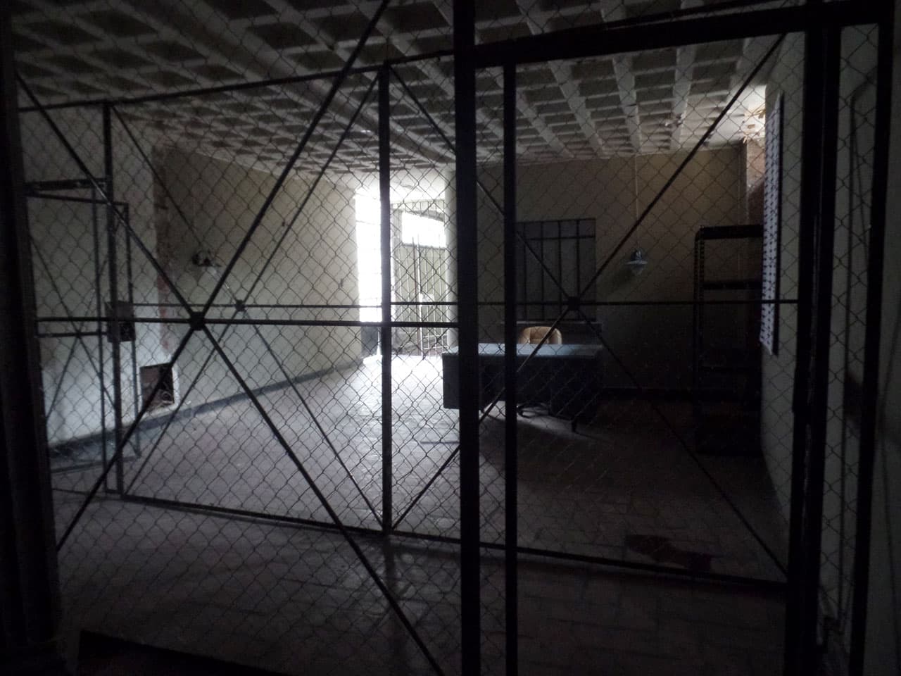 Pero la cárcel también fue su hogar por varios años. Esta es la entrada al terrible lugar.