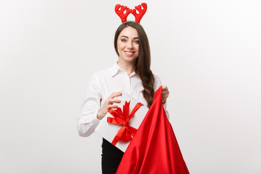 <b>SAGITARIO</b>
<br>Son muy activos y amantes de la naturaleza. Aman el deporte y estar en buena forma física y mental, así que cualquier cosa que pueda mejorar su condición, lo agradecerán. Un gran combo sería un viaje a unos rápidos o acampar en un bello destino turístico.