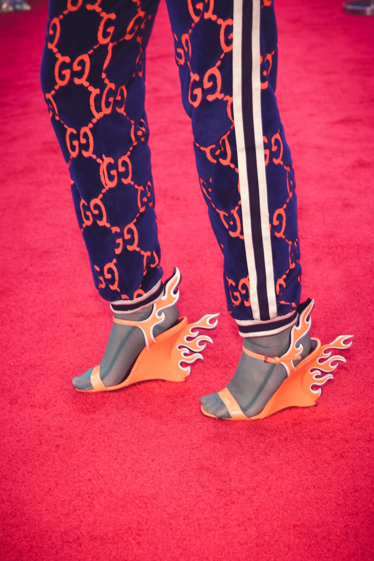 Y este año no fue la excepción gracias a sus llamativas sandalias, hechas a juego con su conjunto.