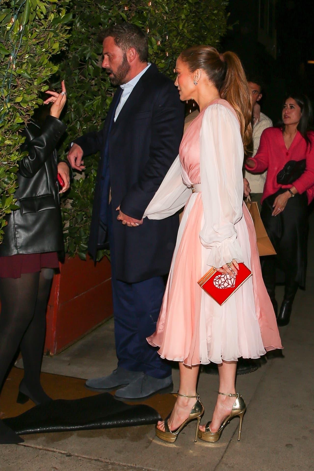 El actor y la cantante fueron captados al llegar y salir del restaurante Giorgio Baldi en Santa Mónica, California.
<br>