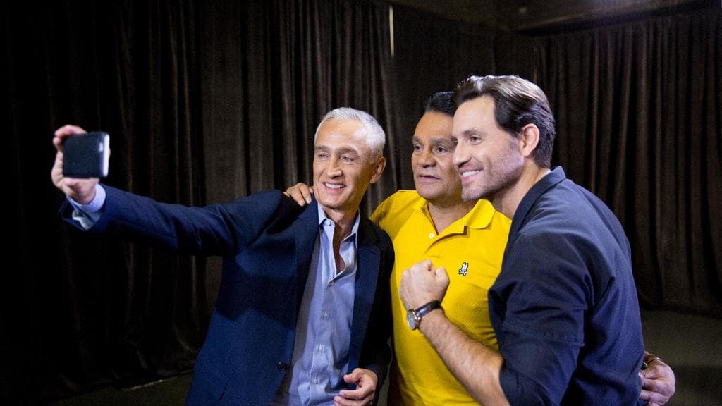Jorge Ramos with Roberto 'Mano de Piedra' Durán and Edgar Ramirez.