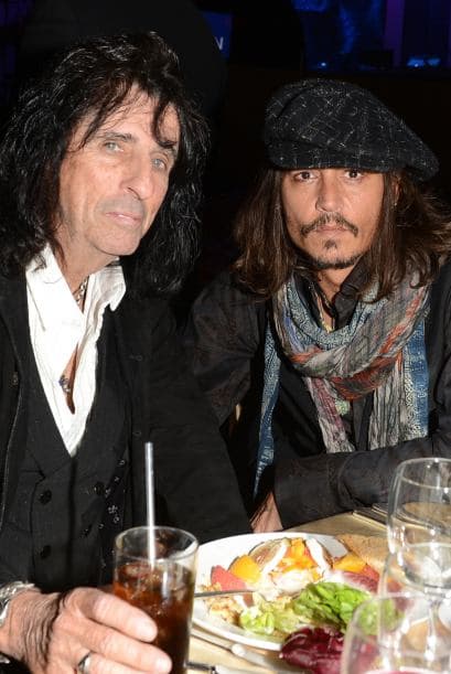 Alice Cooper y Johnny Depp forman una de las duplas más extravagantes de la farándula.