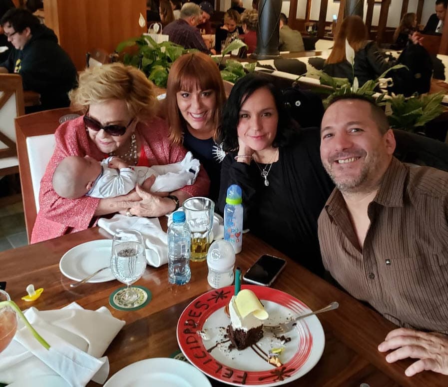 "Ellas 
<b>se llevan increíble</b>, jamás se han faltado así al respeto", aseguró.
<br>