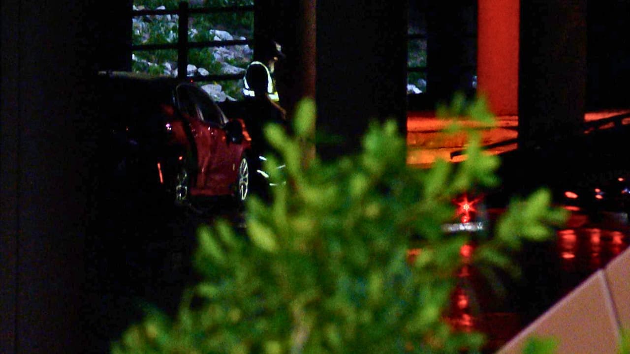 La muerte de este hombre es un recordatorio doloroso 
<b>del riesgo que representan las inundaciones repentinas en Texas. </b>Durante la primavera y el verano, las lluvias pueden transformarse en emergencias en cuestión de minutos. Por tu seguridad y la de tu familia, sigue las indicaciones de las autoridades locales y recuerda: 
<b>si ves agua cubriendo el camino, da la vuelta, no te arriesgues.</b>