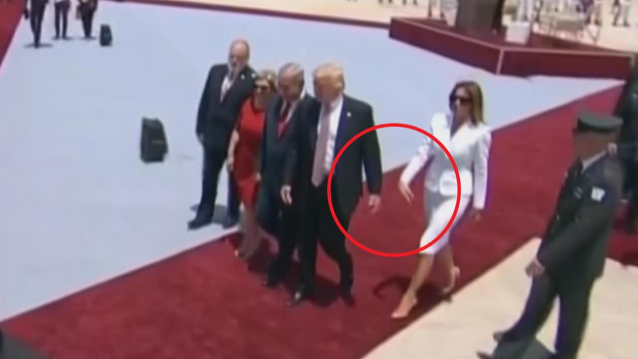 Este es el momento en que Melania evita dar la mano a Trump en Israel