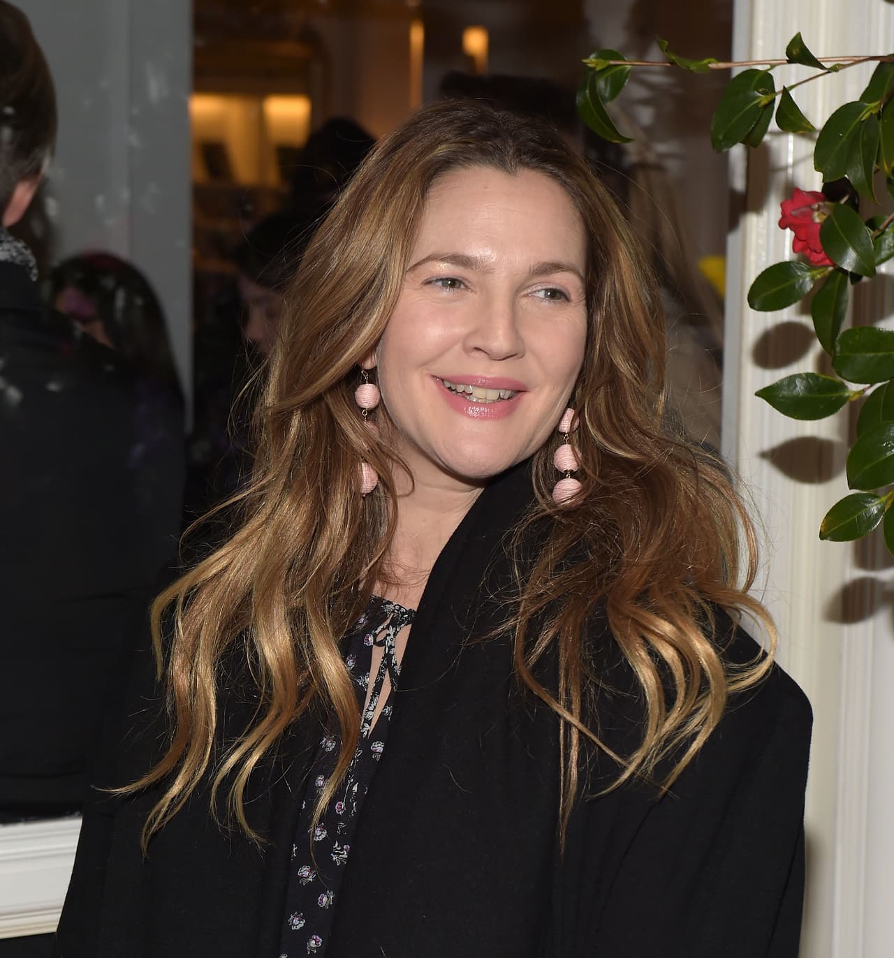 Con tan solo nueve años de edad, Drew cayó en problemas de drogas y alcohol.