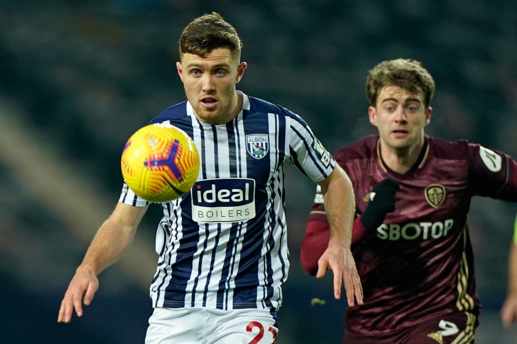 El Leeds de Bielsa golea al West Bromwich Albion 5-0. Los goleadores fueron Romaine Sawyer con autogol al minuto 9 abrió el marcador, le siguió Ezgian Alioski (31’), Jack Harrison (36’), Rodrigo Moreno Machado (40’) y Raphael Dias Belloli puso la cereza del pastel al minuto 72.