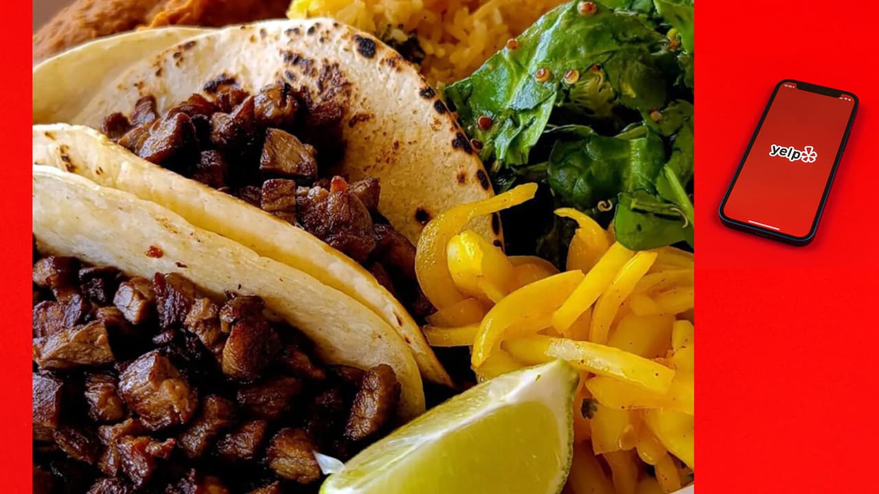 <b>7. La Chaiteria, Tucson, Arizona</b>
<br>Este café de influencia latina se ubica en el lugar 68 del listado, y ha sido reconocido por el James Beard Foundation Award. Su especialidad es la cocina a base de carne, junto con platos tradicionales mexicanos para el desayuno y el almuerzo. “A los clientes les encantan sus fenomenales Huevos Rancheros, Chilaquiles y Enchiladas de Barbacoa”, señala Yelp.
<br>
<br>
<a href="https://maps.app.goo.gl/1M9dgM6zaNpQpSLw6" target="_blank">1002 W Congress St, Tucson, AZ. </a>