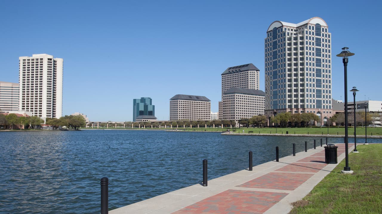 Irving se encuentra en el número 20 y es una de las ciudades con la población más joven con una edad promedio de 32.1 años.