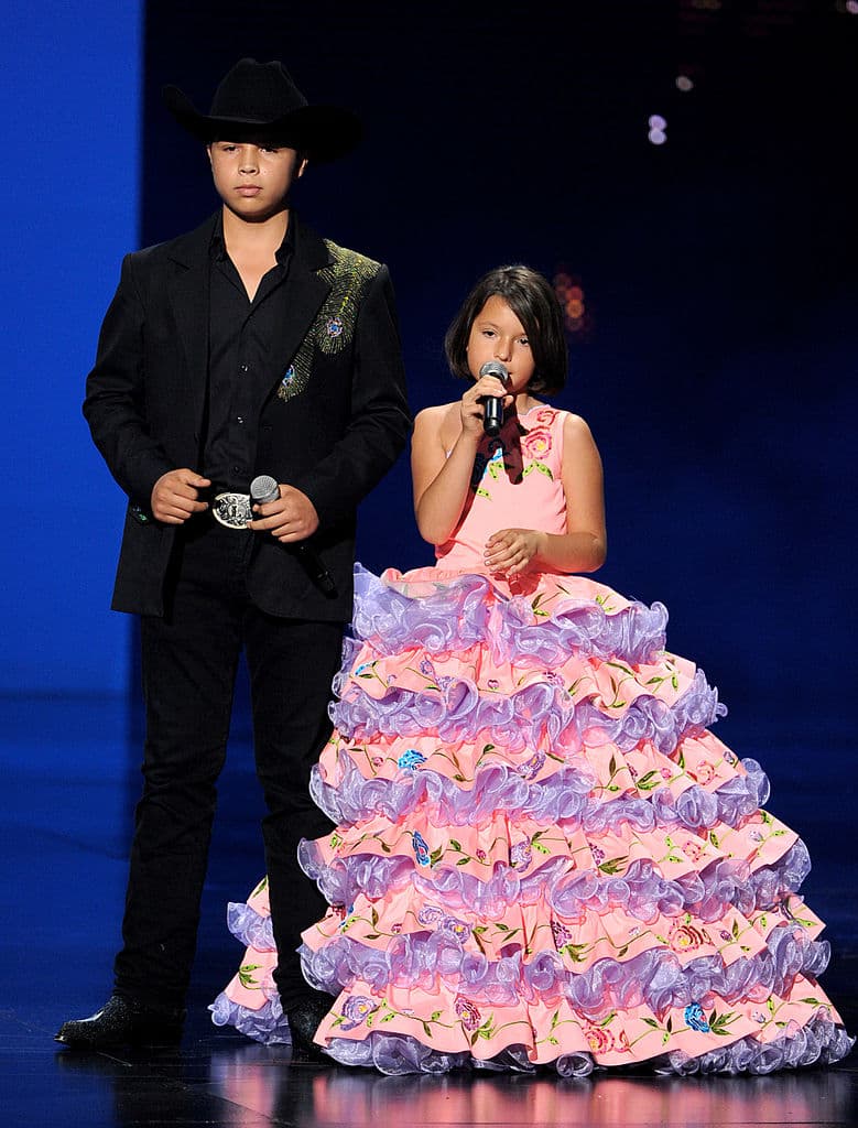 En 2012 lanzó su primer disco junto a su hermano Leonardo, titulado 'Nueva Tradición'.