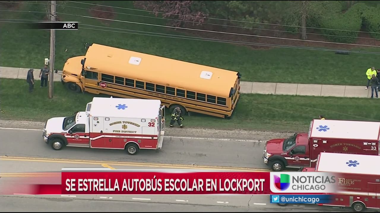 Reportan varios heridos por volcadura de autobús escolar en Chicago