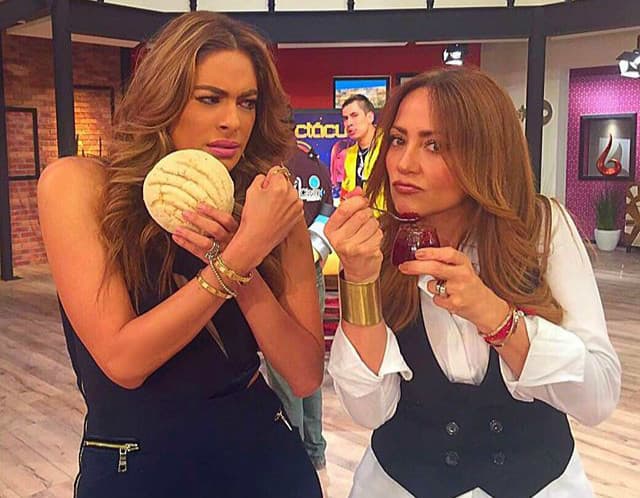 Gali y Andy se preparan para una batalla.