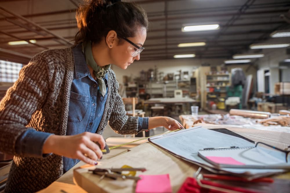 Un mes excitante para ti, Leo, pues el tránsito lunar por el elemento fuego unido a la acción de Venus todo lo conmociona y transforma. Tú sabes cómo enfrentarlo todo con determinación y gracias a tu temperamento fuerte y decidido, convertirás cualquier revés temporal sufrido recientemente en un triunfo y todo un éxito.