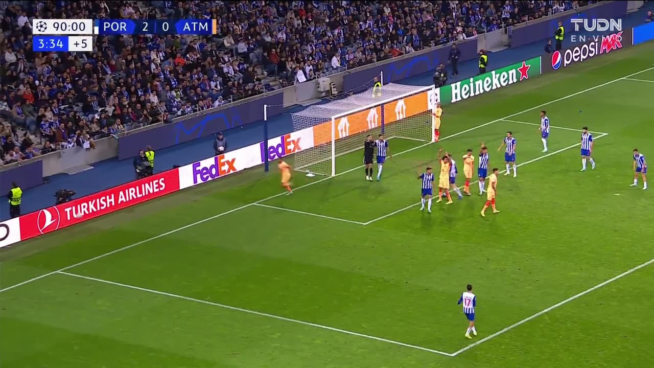 ¡AUTOGOL! de Iván Marcano para Atlético de Madrid.