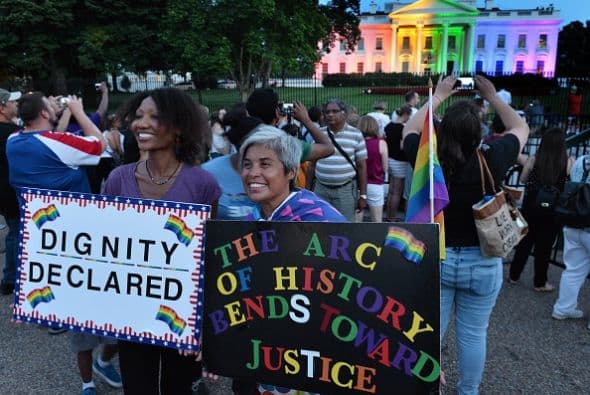 De este modo celebró el histórico fallo del Tribunal Supremo que legaliza el matrimonio homosexual en el país.