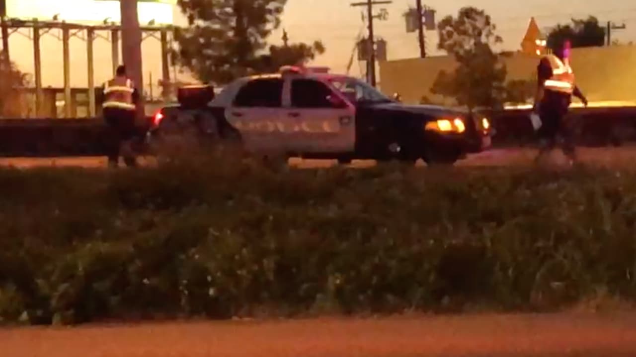 Las autoridades indicaron que el accidente que involucra a un peatón ocurrió el jueves alrededor de las 5:00 am.