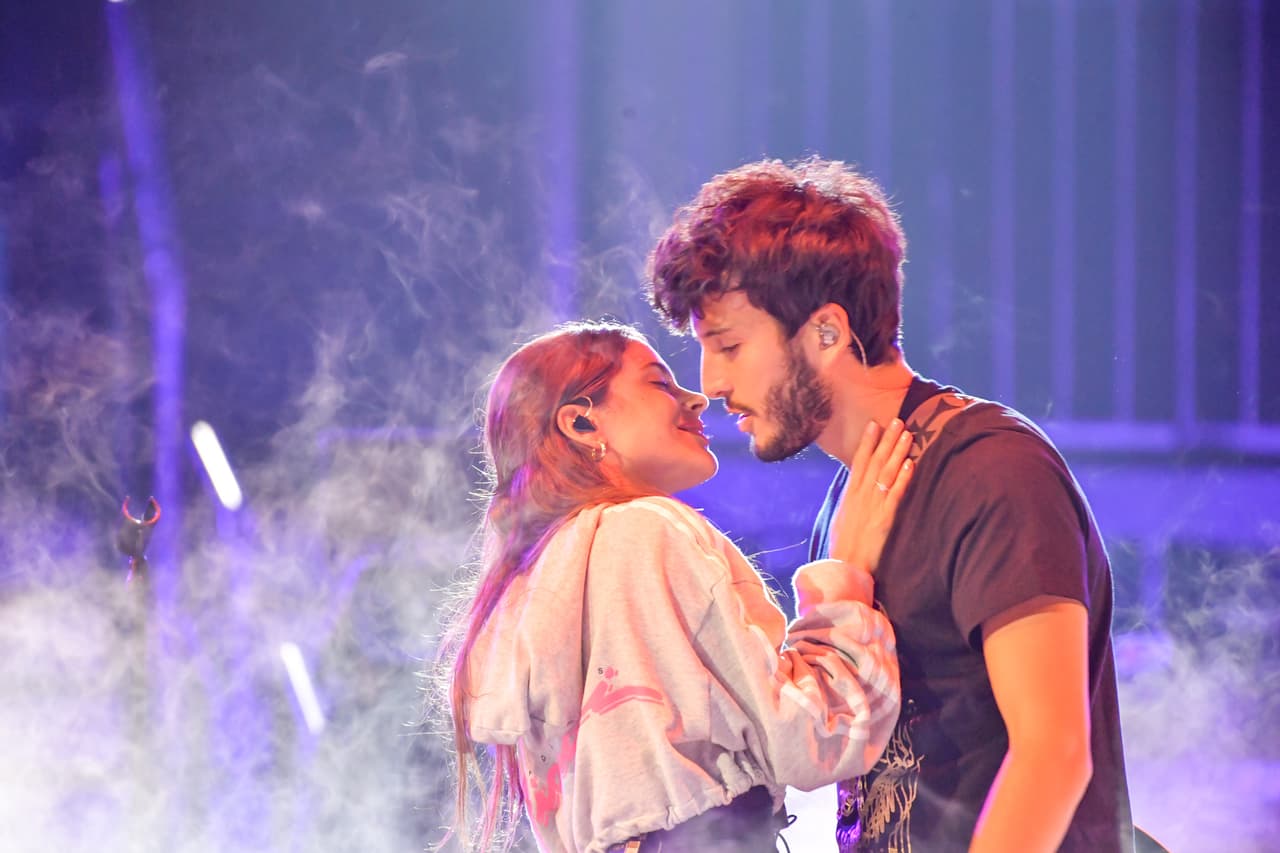 Sobre compartir el escenario con su pareja, Tini dijo estar feliz: "Es súper especial, nosotros siempre tuvimos la oportunidad de cantar juntos, pero ahora que estamos en pareja es aún especial".