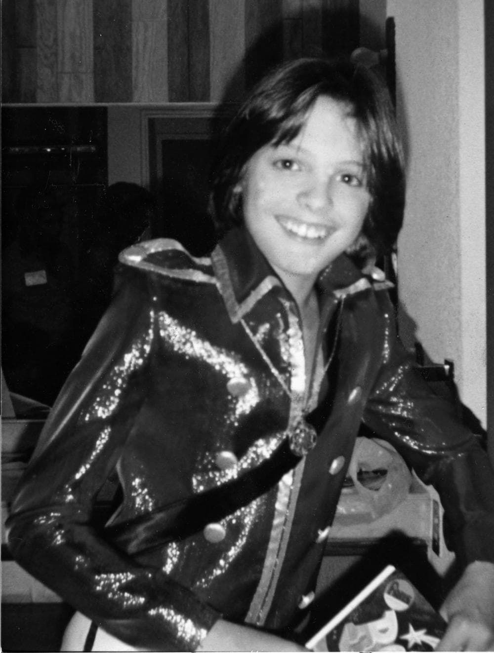 A pesar de los intentos, el empresario puertorriqueño tampoco logró tener un encuentro personal con el cantante. Entonces, alegando que quería limpiar su nombre escribió el libro 'Luis Miguel es mi hijo', donde contó que tuvo un encuentro sexual con Marcela.