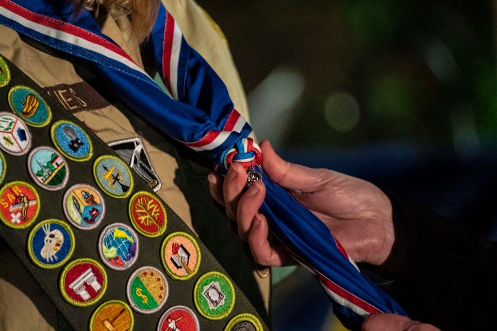Los Boy Scouts llegan a un acuerdo de $850 millones con víctimas de abuso sexual