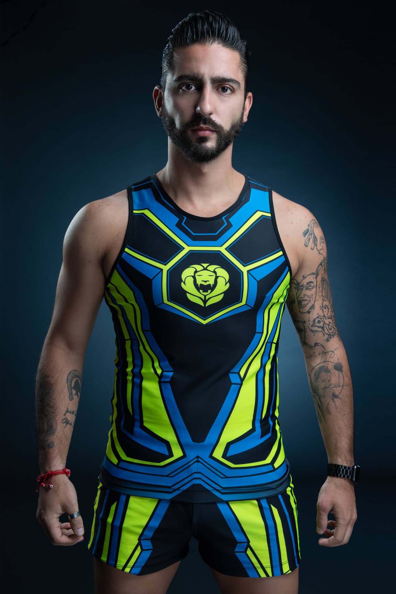 Los Leones tienen su propia dosis de fiesta con Luis 'Potro' Caballero, quien ha recibido el apodo de 'El Mirrey' de su equipo. Luis ganó fama tras participar en 'Acapulco Shore'.