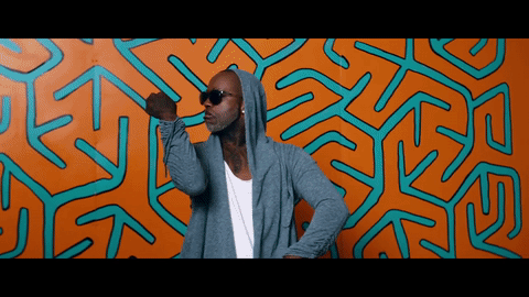 Balvin y Willy William se lucen a lo largo de la producción.