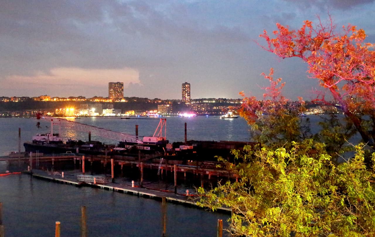 A las 7:30 p.m., la búsqueda se concentró más cerca de Nueva Jersey.