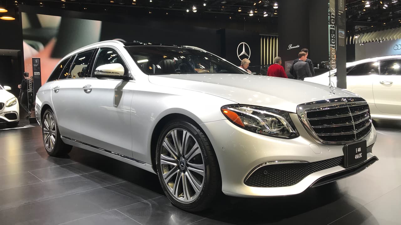 <h3 class="cms-h3-H3">Lo que nos gusta.</h3>
<br>
<br>La reina de las techo largo, la espectacular 
<b>Mercedes-Benz Clase-E Wagon</b>, también estuvo presente en Detroit. Si ven una en la calle, pidan un deseo.